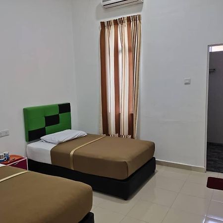 Dlayaran Villa Guest House Kuala Rompin Exterior photo